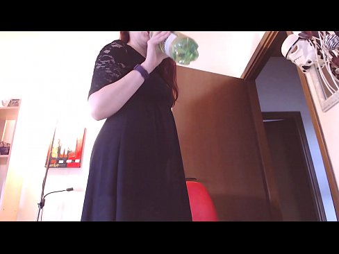 ❤️ スケベで甘美なパンティが大好きな従順な奴隷が、この動画を見てオナニーを強要される! スーパーセックス ❌️❤